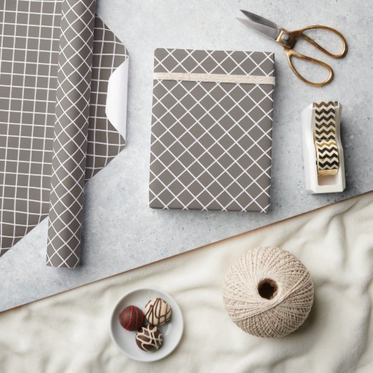 Classy Taupe Grau Brown White Karo Muster Geschenkpapier (Kunsthandwerk)