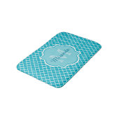 Classy Turquoise Blue Quatrefolie Monogramm und Na Badematte (Schrägansicht)