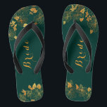 Classy Wedding Bride Emerald Green & Gold Foliage Badesandalen<br><div class="desc">Diese klassischen Braut-Smaragdgrün und goldblättrigen Flip-Flops mit goldenem Blattmuster und moderner Typografie auf zeitlos dunkelgrünem Hintergrund. Anzeigen der Auflistung auf dieser Seite, um passende Elemente zu finden. Staffel es mit deinen Informationen anpassen. Wenn Sie gewollt haben, um den Stil, die Farbe oder die Textplatzierung des Schriftartes zu ändern, klicken Sie...</div>