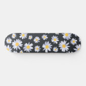 Classy White Daisy Blume Botanisches Grau Design Skateboard (Horizontal)