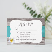 Classy White Frangipani Blue Wedding RSVP Karte (Stehend Vorderseite)