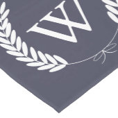 Classy White Laurels - Personalisiert Mittelgroßer Tischläufer (Ecke)