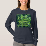 Claude Monet: Brücke über einem Teich der T-Shirt<br><div class="desc">Ein wunderbares klassisches Shirt,  das eine Brücke über einem Teich der Wasserlilien,  gemalt vom französischen Impressionistmaler Claude Monet kennzeichnet.</div>