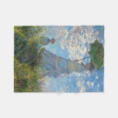 Claude Monet - Die Promenade, Frau mit Sonnenschir Fleecedecke (Vorderseite (Horizontal))