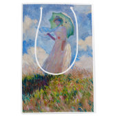 Claude Monet - Eine Frau mit einem Parasol gegenüb Mittlere Geschenktüte (Vorderseite)