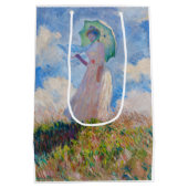 Claude Monet - Eine Frau mit einem Parasol gegenüb Mittlere Geschenktüte (Rückseite)