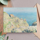 Claude Monet Fisherman's House Painting Art Print Postkarte<br><div class="desc">Das Fisherman's House ist ein bezauberndes und stimmungsvolles Bild,  das eine malerische Küstenlandschaft mit einem charmanten Fischerhaus inmitten von Felsen und Wellen darstellt und Monets eifriges Auge zeigt,  um das Licht und die ruhige Schönheit des Meeres zu erfassen.</div>