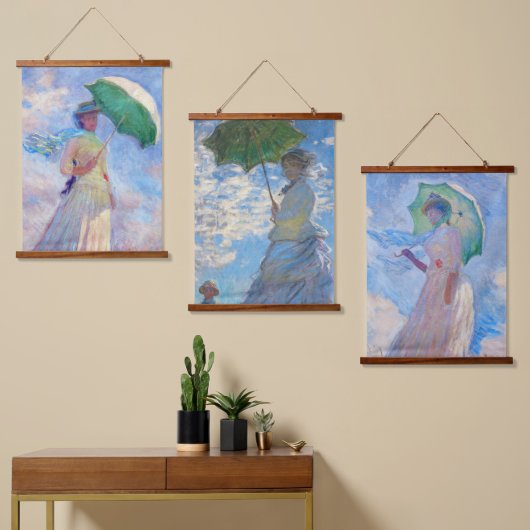 Claude Monet - Frau mit einer Reihe von Parasolen Wandteppich Mit Holzrahmen (Asymmetrisch)