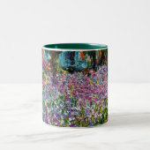 Claude Monet: Iris in Monets Garten Zweifarbige Tasse (Mittel)