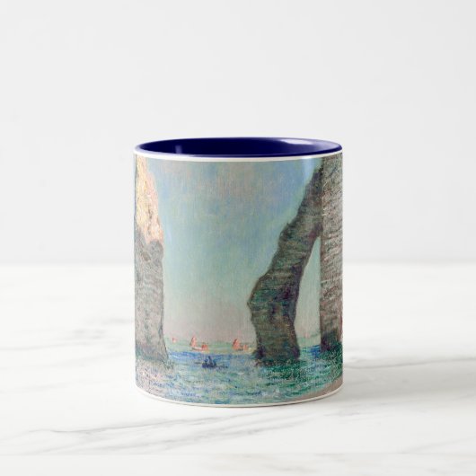 Claude Monet - Klippen bei Etretat Zweifarbige Tasse (Mittel)