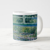 Claude Monets Water Lilies und Japanische Brücke Jumbo-Tasse (Vorderseite Rechts)