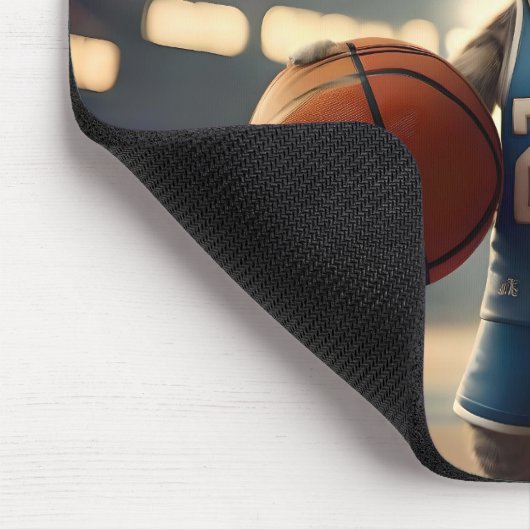 Claw-some Hoops: Der Fearless Cat Basketballer Mousepad (Ecke)