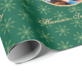 Clean Forest Green Gold Snowflakes Weihnachten Geschenkpapier (Rolleneckpunkt)