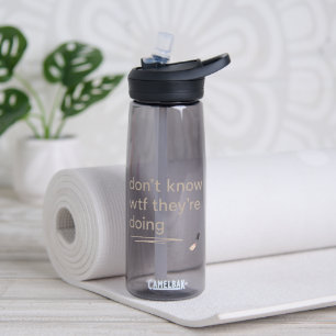 Clean Girl Chaos – Skincare Delulu Vibes Zitat Trinkflasche