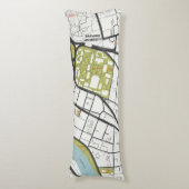 CLEAN HARVARD UNIVERSITY MASSACHUSETTS KONTUR MAP SEITENSCHLÄFERKISSEN (Vorderseite Vertikal)