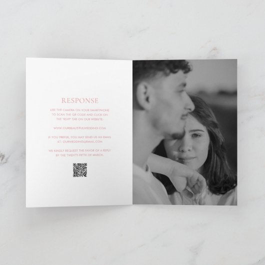 Clean Pink QR Code Elegante Hochzeit Einladung (Innenseite)