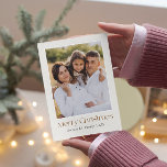 Clean Simple Two Foto Christmas Card Feiertagskarte<br><div class="desc">Diese wunderschöne Weihnachtskarte mit 2 Fotos bietet Ihnen Ihr bestes Porträt-Foto mit moderner Kalligraphie und einem schlichten minimalistischen Design. Vor einem zarten bräunlichen Hintergrund ist Ihr Foto von einem schlichten weißen Rand umgeben. Außerdem bietet unsere Karte eine wunderbare Überraschung auf der Rückseite - ein faszinierendes Foto, das Ihnen einen malerischen...</div>