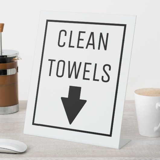 CLEAN TOWELS SOCKELSCHILD (In Situ)