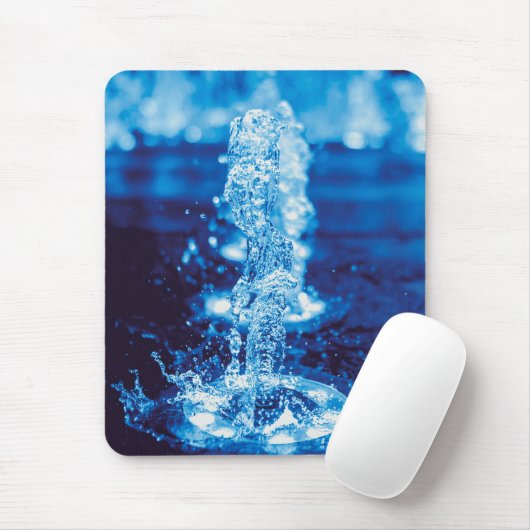 Clear Blue Water Feature in Motion Mousepad (Mit Mouse)