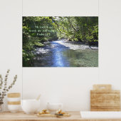 Clear Water River Print mit Scripting Verse Poster (Küche)