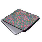 Clematika Rosa, Rot, Orangefarbene Blüte auf Deep  Laptopschutzhülle (Vorne Knopf)