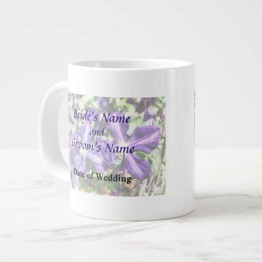 Clematis an einer Steinwand Hochzeitsprogramm Jumbo-Tasse (Vorderseite Links)