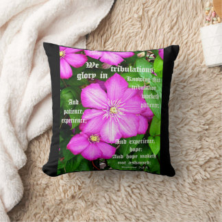 Clematis mit Römer 5:3-5 Kissen