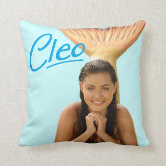 Cleo Kissen