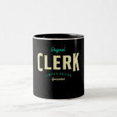 Clerk Funny Job Title Professionals Zweifarbige Tasse (Mittel)