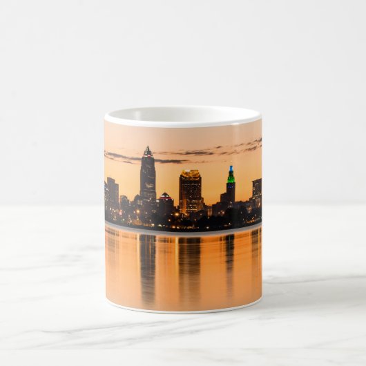 Cleveland City Ohio Sunset Skyline River Landschaf Kaffeetasse (Mittel)