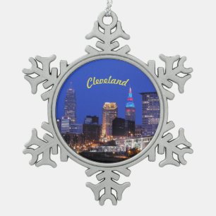 Cleveland Night Skyline Schneeflocken Zinn-Ornament