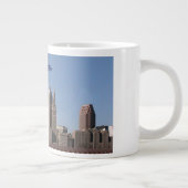 Cleveland, OH Blue Skyline Jumbo Specialty Tasse (Rechts)