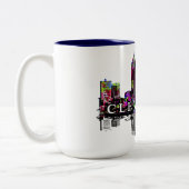 Cleveland, Ohio in Graffiti Zweifarbige Tasse (Links)