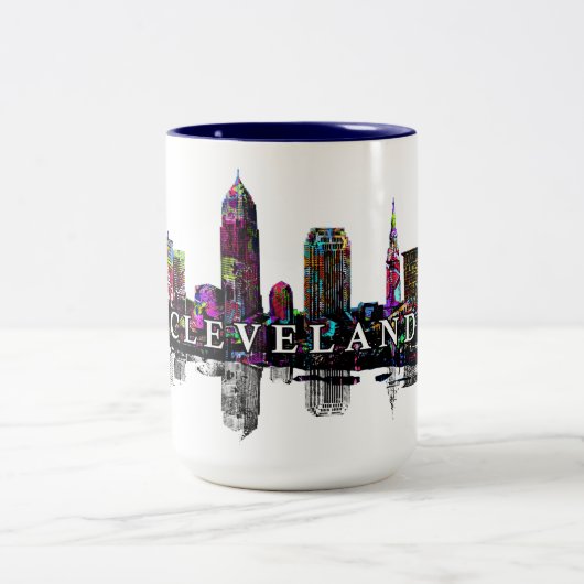 Cleveland, Ohio in Graffiti Zweifarbige Tasse (Mittel)