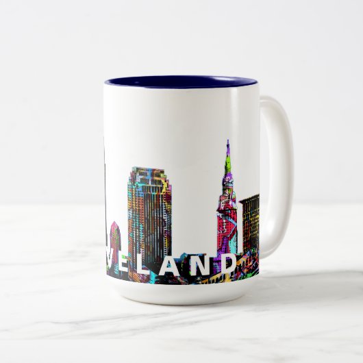 Cleveland, Ohio in Graffiti Zweifarbige Tasse (VorderseiteRechts)