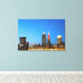 Cleveland Ohio Night Skyline (B/W) Leinwanddruck (Insitu (Holzboden))