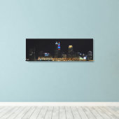 Cleveland Ohio Night Skyline (rot/blau) Print Leinwanddruck (Insitu (Holzboden))