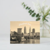 Cleveland Sepia River Skyline Postkarte (Stehend Vorderseite)