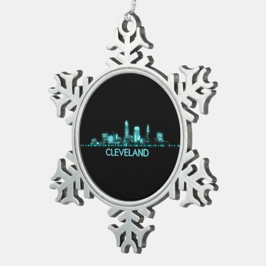 Cleveland Skyline Schneeflocken Zinn-Ornament (Rechts)