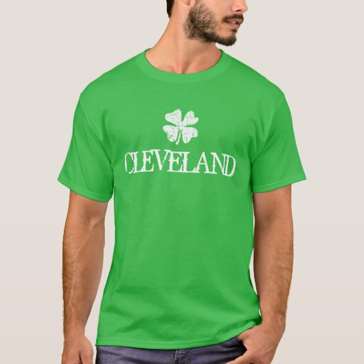 Cleveland St Patricks Day Shirt mit Kleeblatt Logo (Vorderseite)
