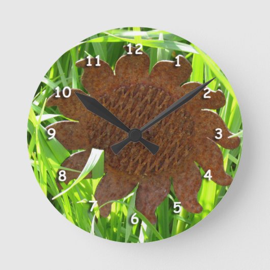 Clock - Iron Sunflower in Grass Runde Wanduhr (Vorderseite)