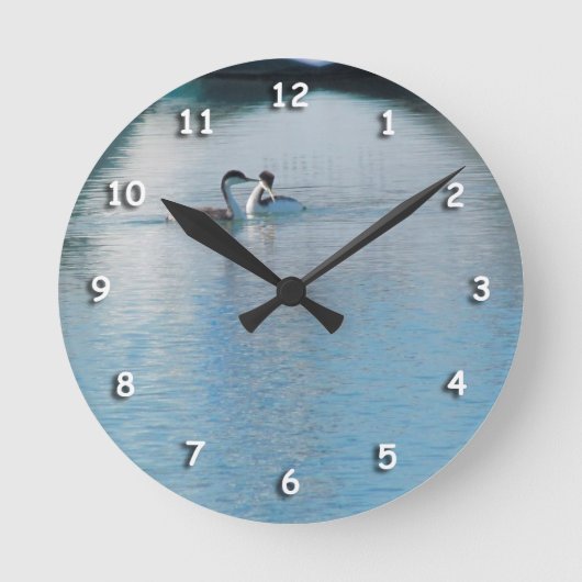 Clock - Western Grebe in harbor v3 Runde Wanduhr (Vorderseite)