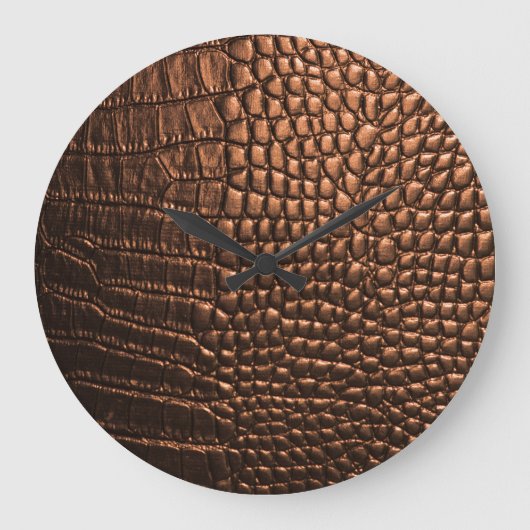Closeup: Krokodilledertextur. Große Wanduhr (Vorderseite)