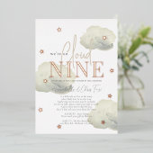 Cloud 9 Gold Clouds Watercolor Kinderdusche per Ma Folieneinladung (Stehend vorne)