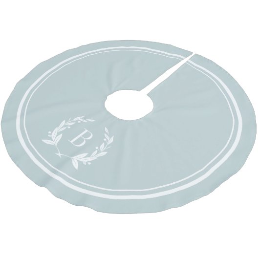 Cloud Blue Stripes and Wreath Monogram Tree Skirt Polyester Weihnachtsbaumdecke (Schrägansicht)