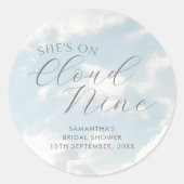 Cloud Nine Blue Cloudy Sky Modernes Brautparty Runder Aufkleber (Vorderseite)