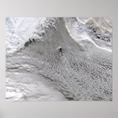 Cloud-Vorstöße auf der Insel Jan Mayen Poster (Vorne)