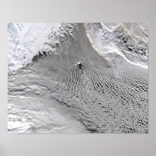 Cloud-Vorstöße auf der Insel Jan Mayen Poster (Vorne)