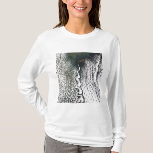 Cloud-Vorstöße von Cheju Do, Südkorea T-Shirt (Vorderseite)