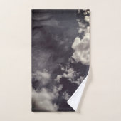 Clouds, on dark blue background handtuch (Handtuch)